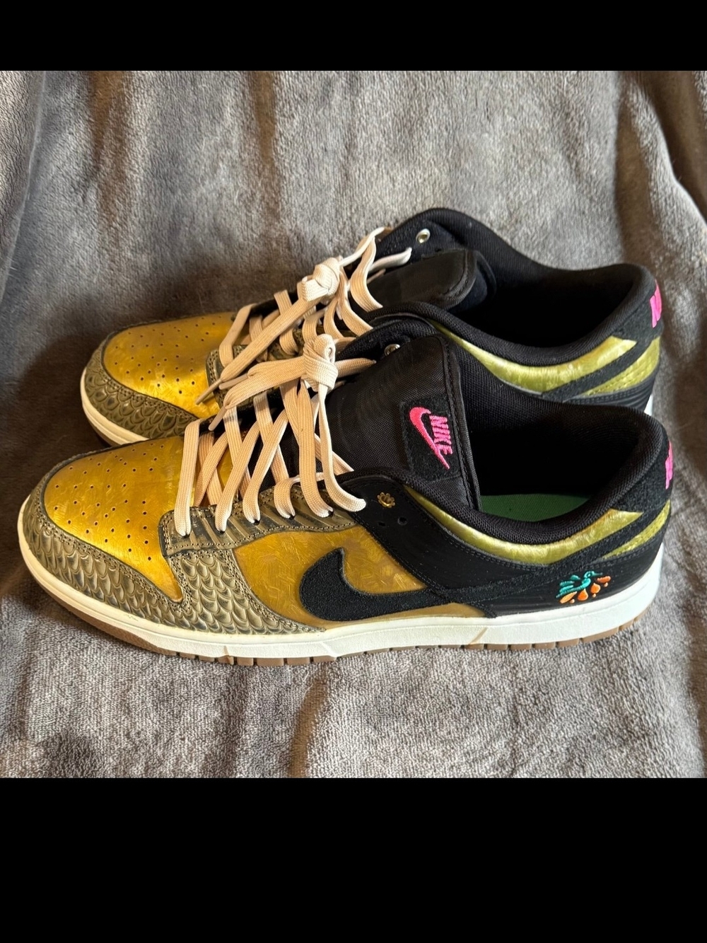Nike Women’s 14/ Men's 12.5 Gold & Black Dunks "Dia De Los Muertos"